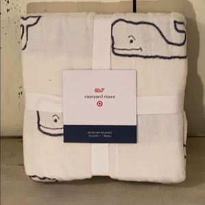 NWT jacquard whale blanket